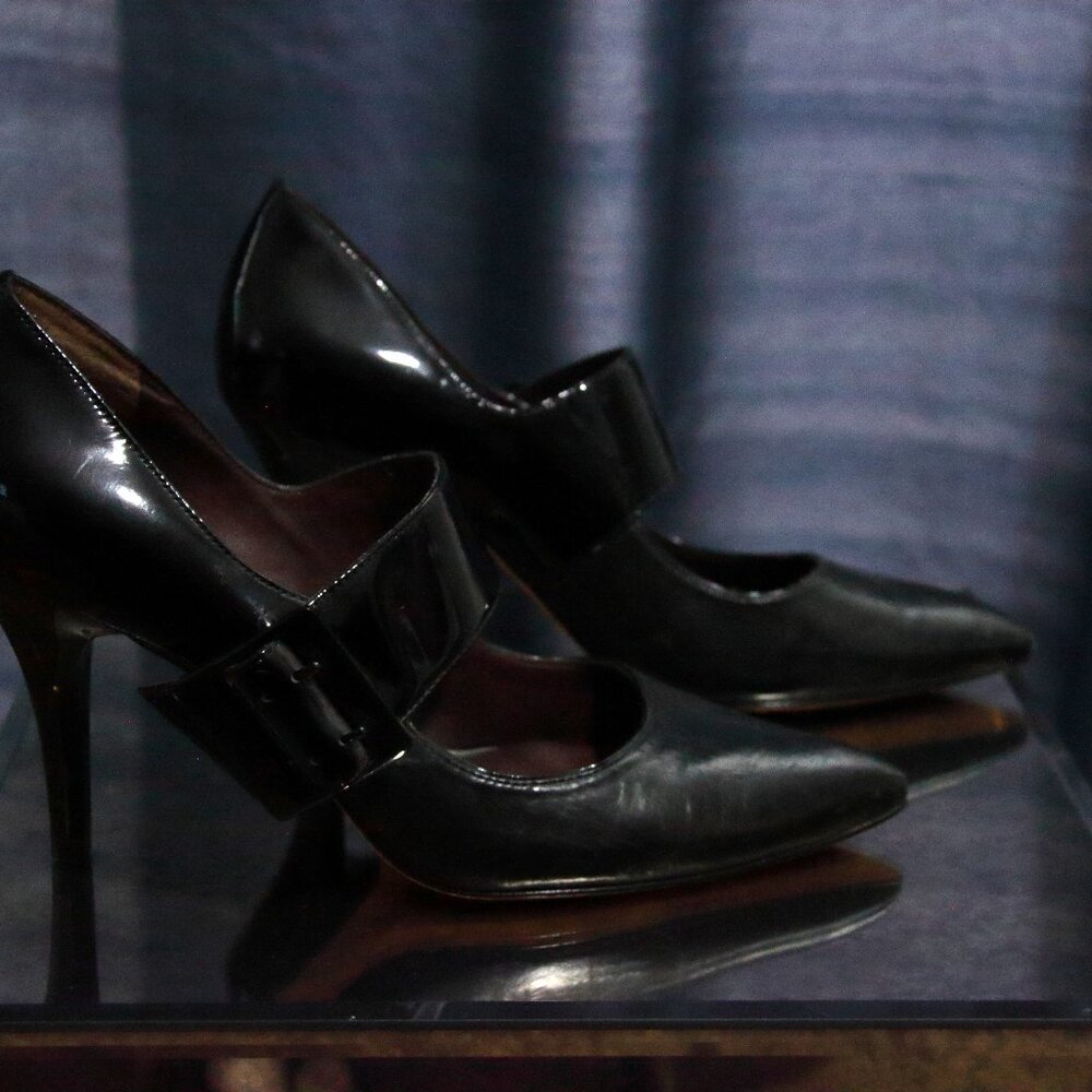 Modern Vintage Black Matte and Patent Leather Pointy Toe Mary Jane Pumps 8.5 - Picture 3 of 4